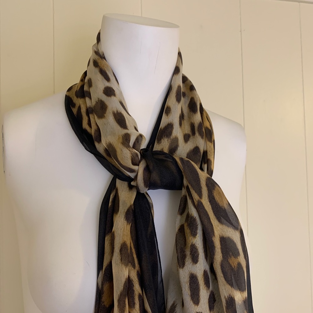 MOSCHINO 100% Silk Cheetah Print Scarf - New - Picture 1 of 8
